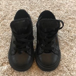 Sateen black converse low tops